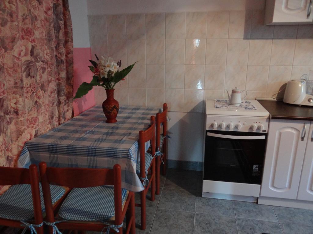 Apartments Jerkovic Stari Grad  Bagian luar foto